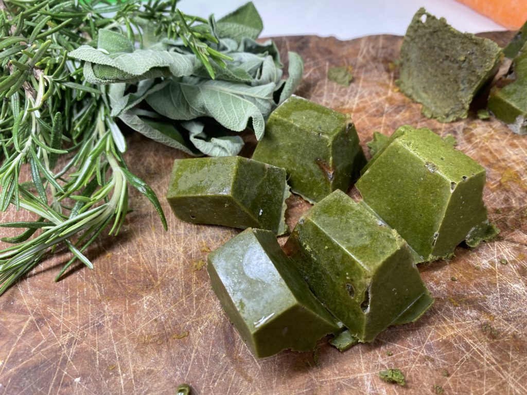 Cubi di olio alle erbe